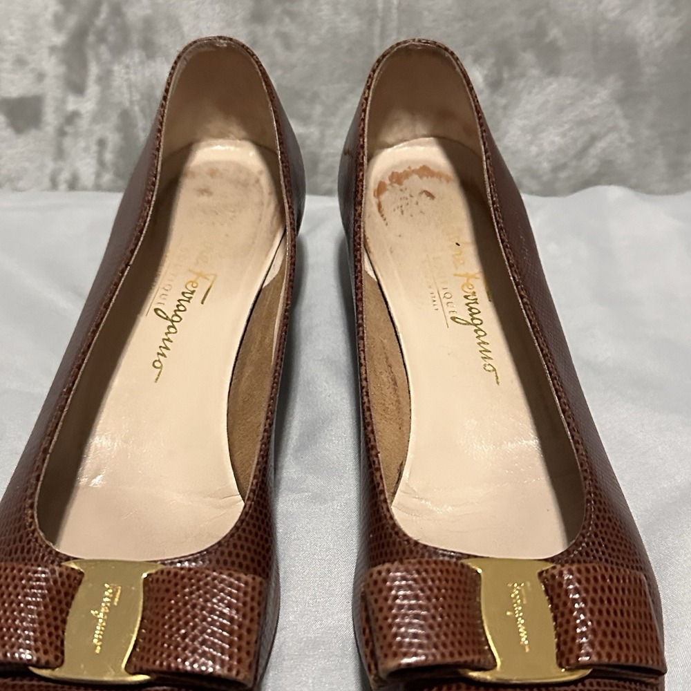 Salvatore Ferragamo Brown Leather Vara Lillaz Bow Pumps Heel Shoes Womens 9.5 A4 - Picture 4 of 14